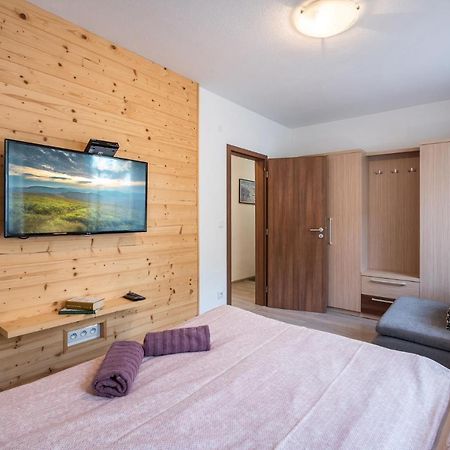 דמנובסקה דולינה Apartment Anna Chopok, 1 110 M, Highest In Central Europe, On A Hiking Trail To Dumbier מראה חיצוני תמונה