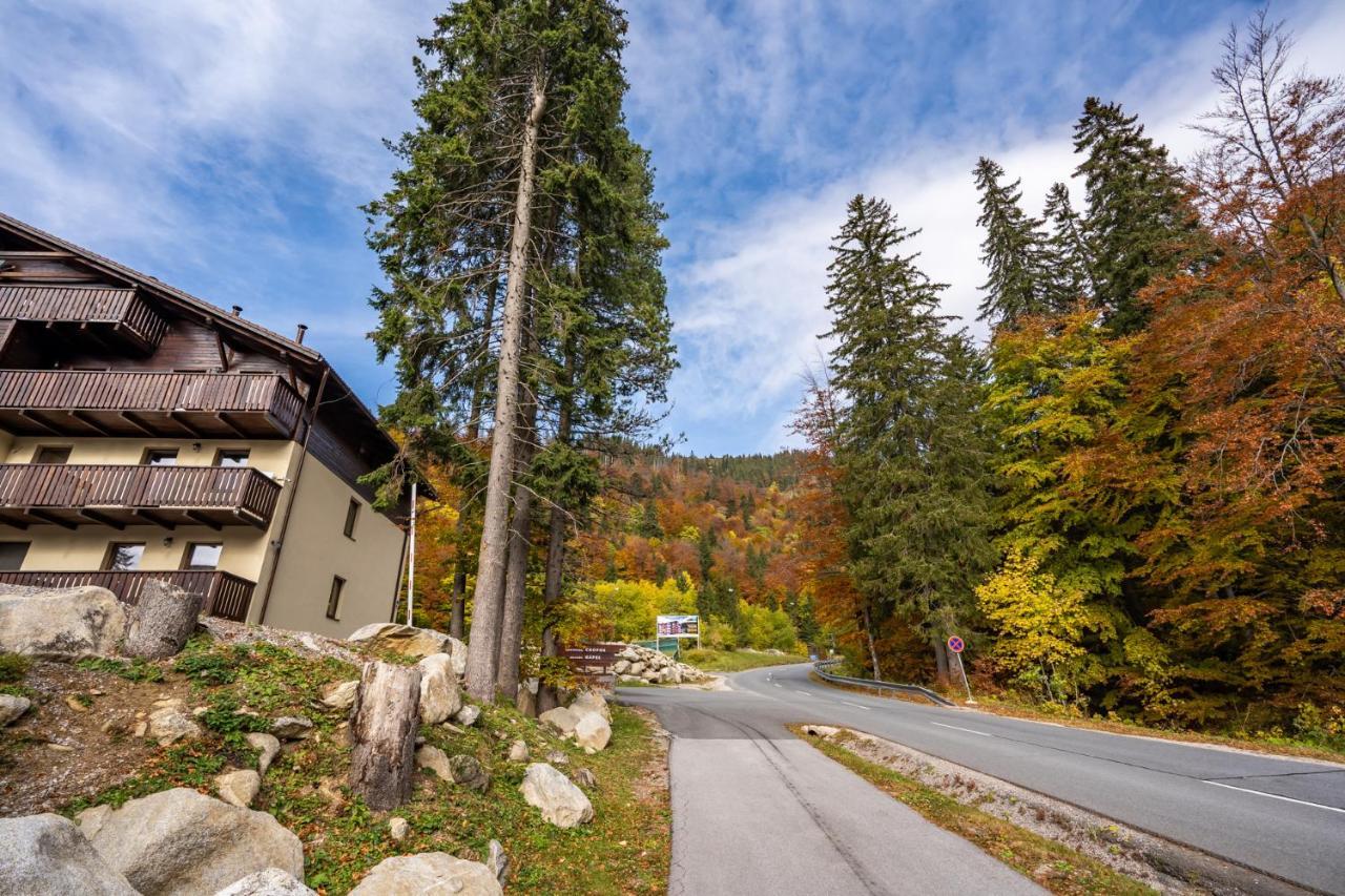 דמנובסקה דולינה Apartment Anna Chopok, 1 110 M, Highest In Central Europe, On A Hiking Trail To Dumbier מראה חיצוני תמונה